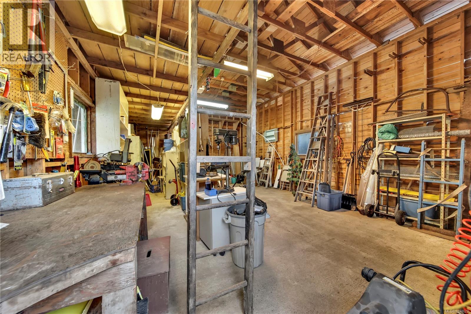 3950 Dunsmuir St - 33