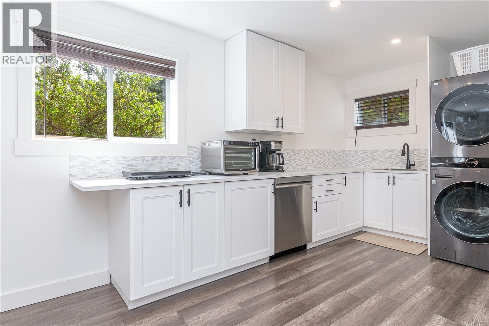 5536 Ventura Dr - 39
