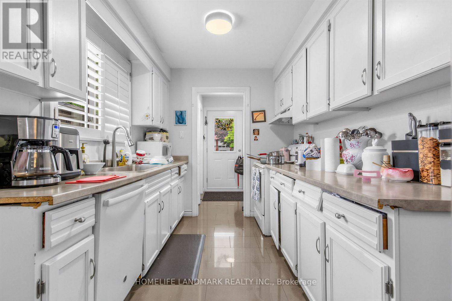 874 SPARROW ROAD - 10