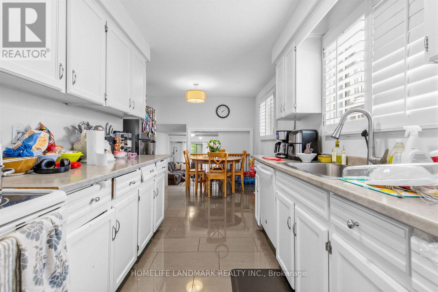874 SPARROW ROAD - 11