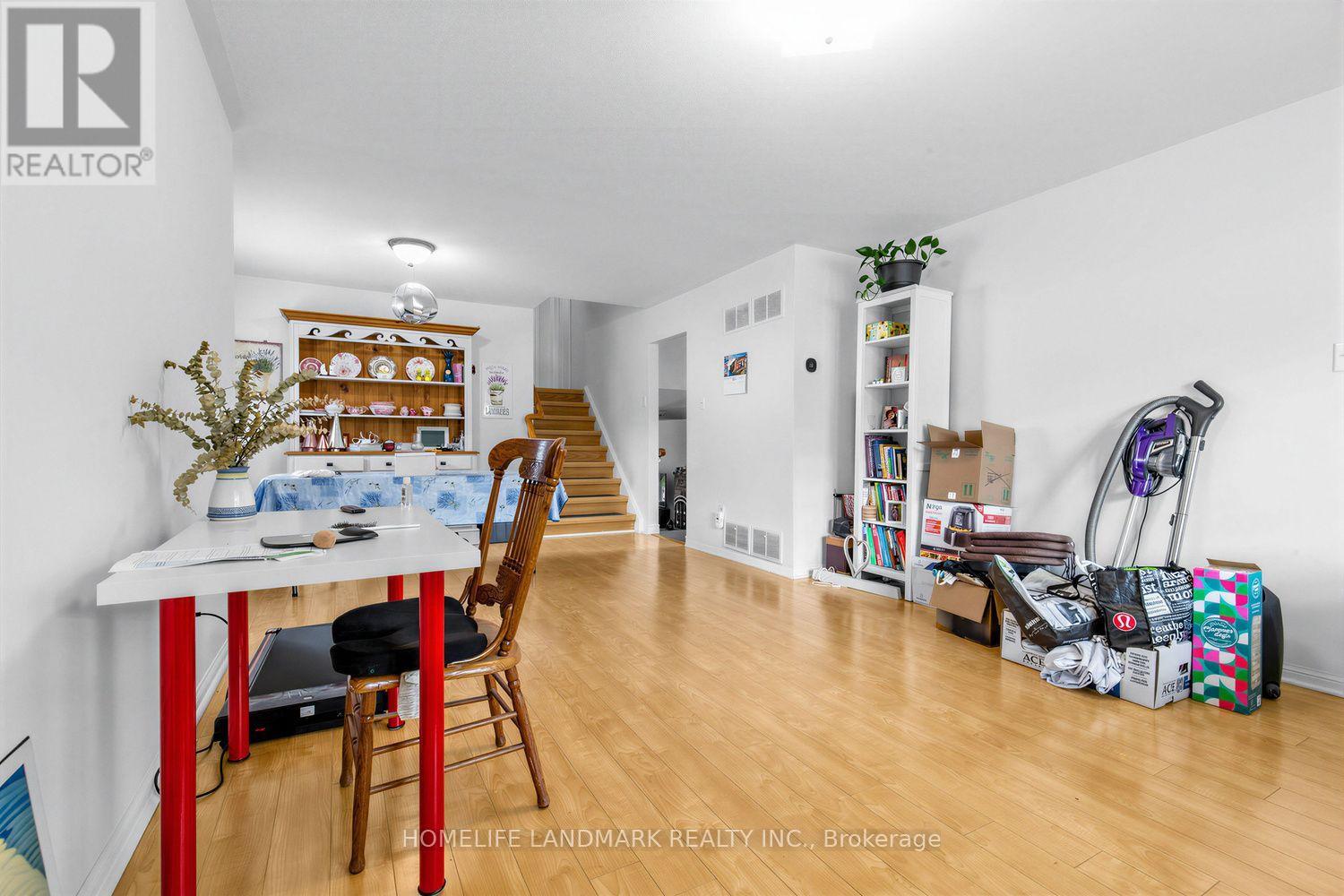 874 SPARROW ROAD - 5