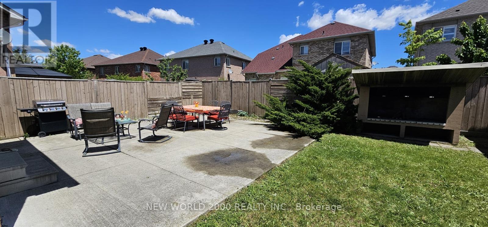 137 FITZGERALD CRESCENT - 34