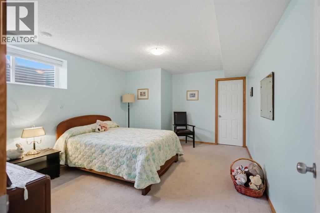 Listing photo – 459 Jenkins Drive, Red Deer