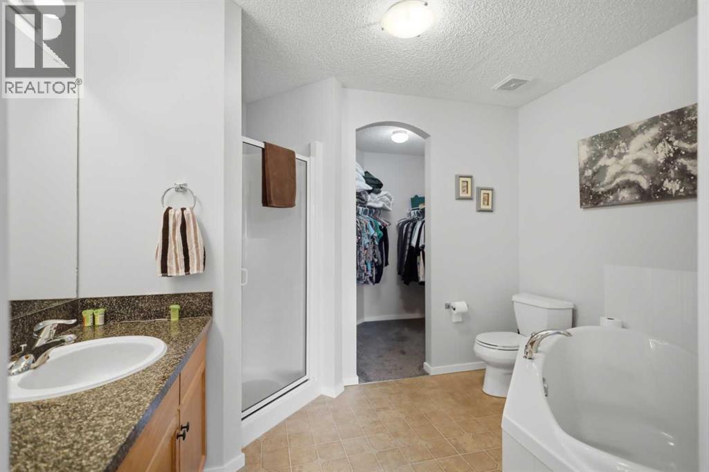 Listing photo – 459 Jenkins Drive, Red Deer