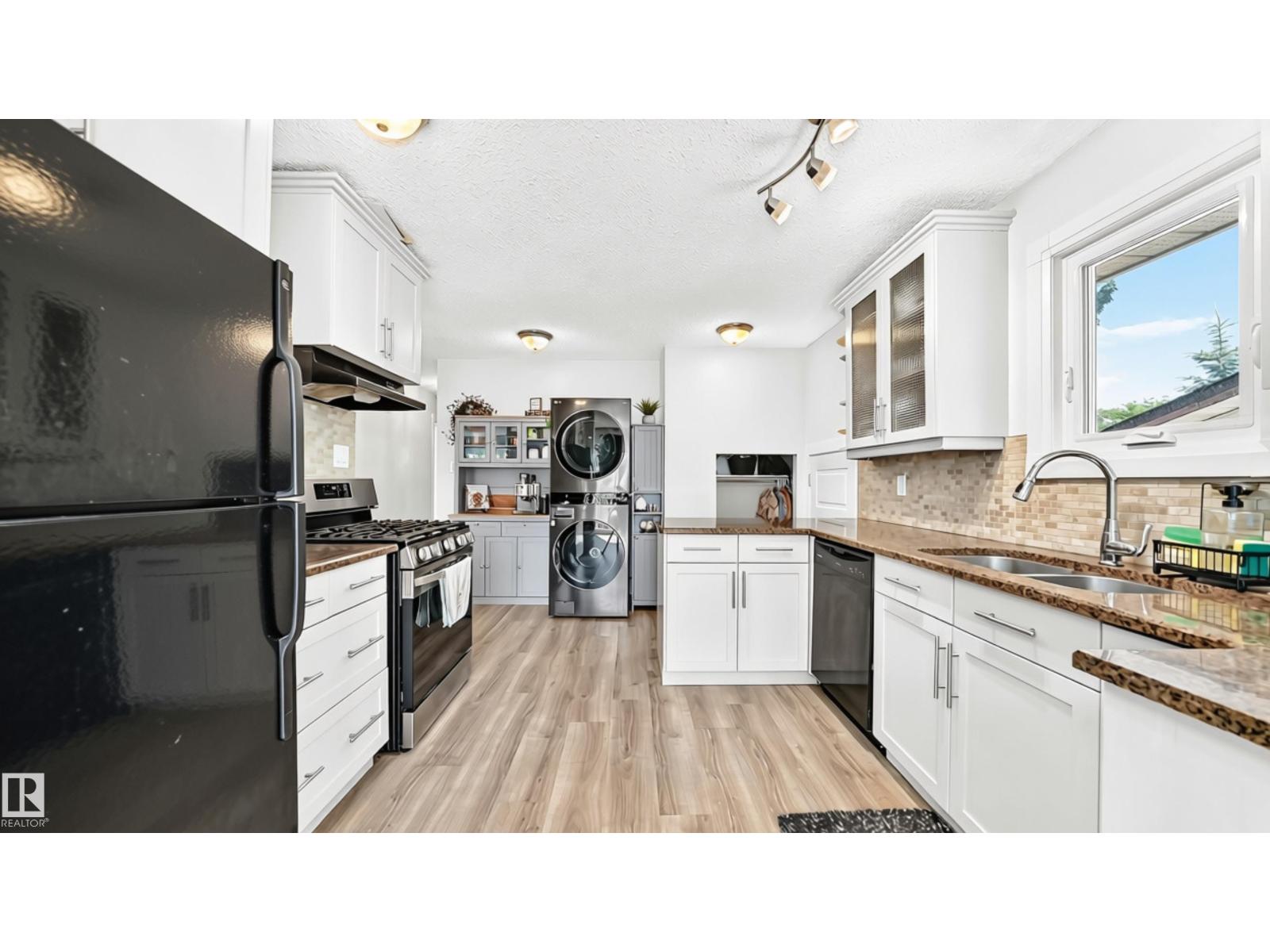 4228 114 AV NW — photo 10