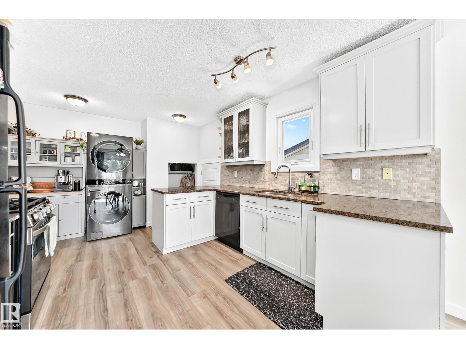 4228 114 AV NW — photo 11