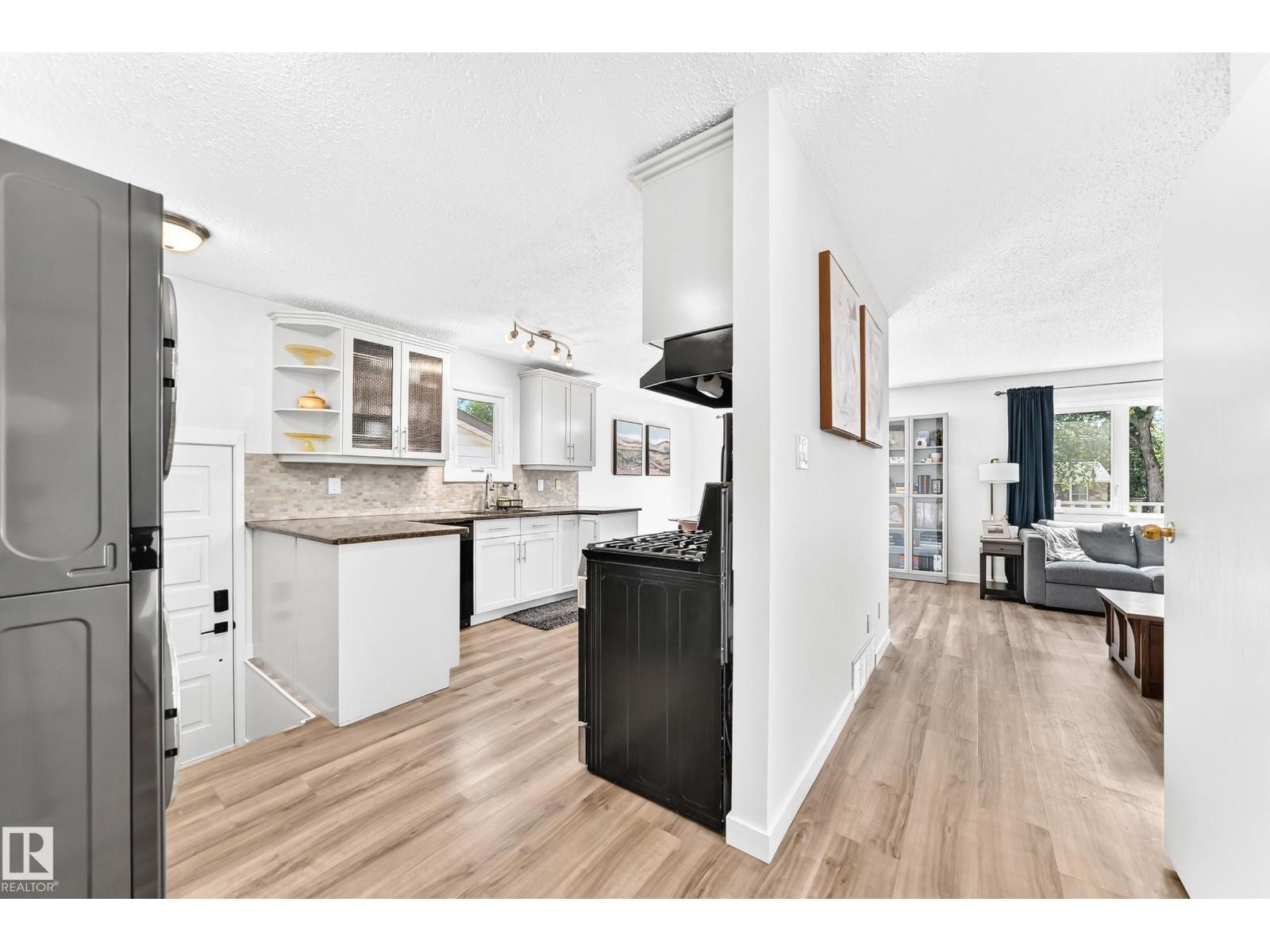 4228 114 AV NW — photo 14