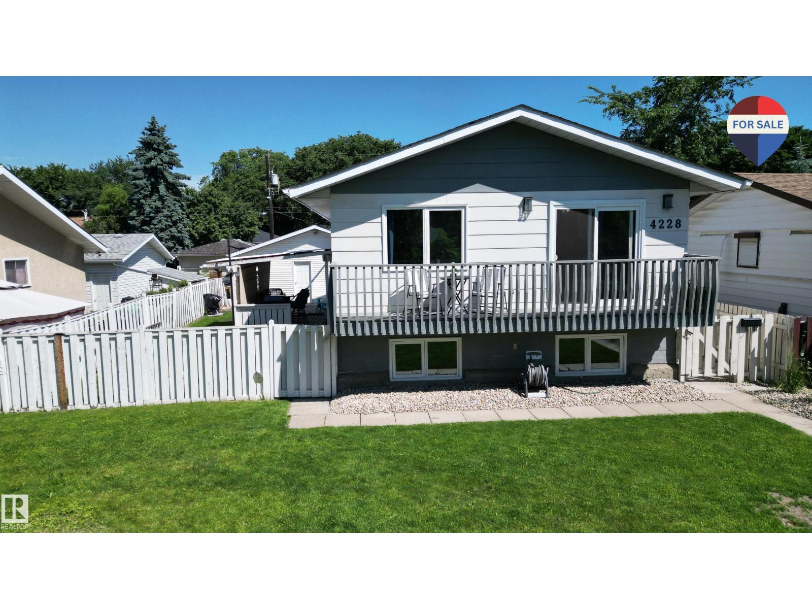 4228 114 AV NW, Beverly Heights, Edmonton photo 2