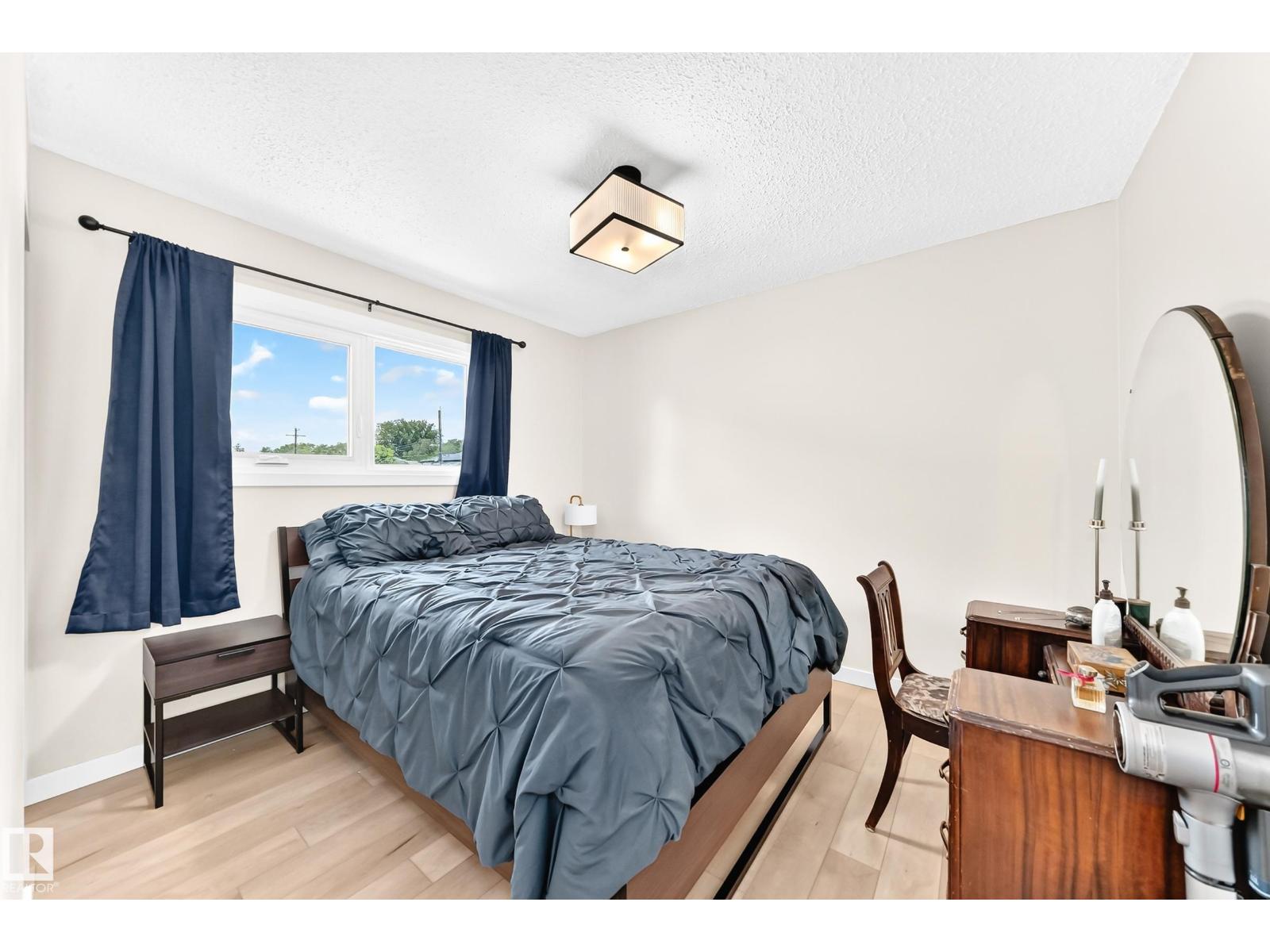 4228 114 AV NW — photo 24