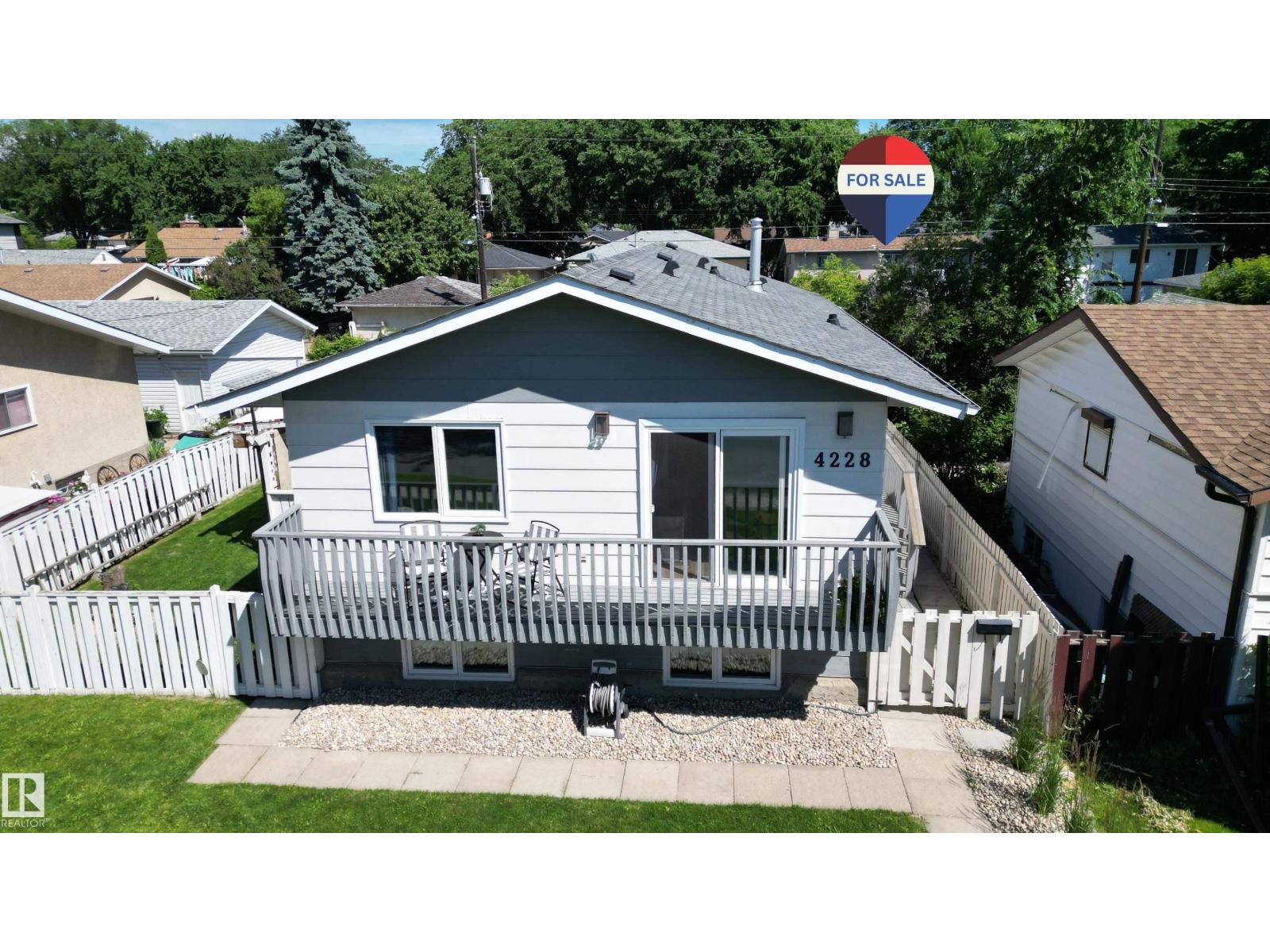 4228 114 AV NW, Beverly Heights, Edmonton photo 3