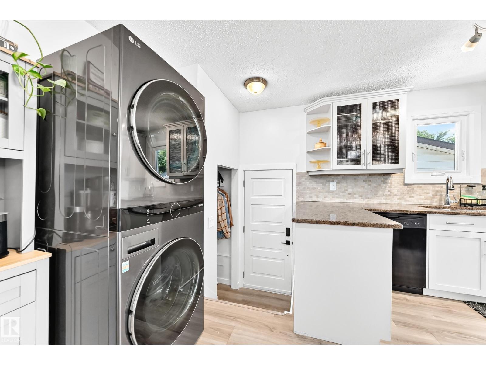 4228 114 AV NW — photo 31