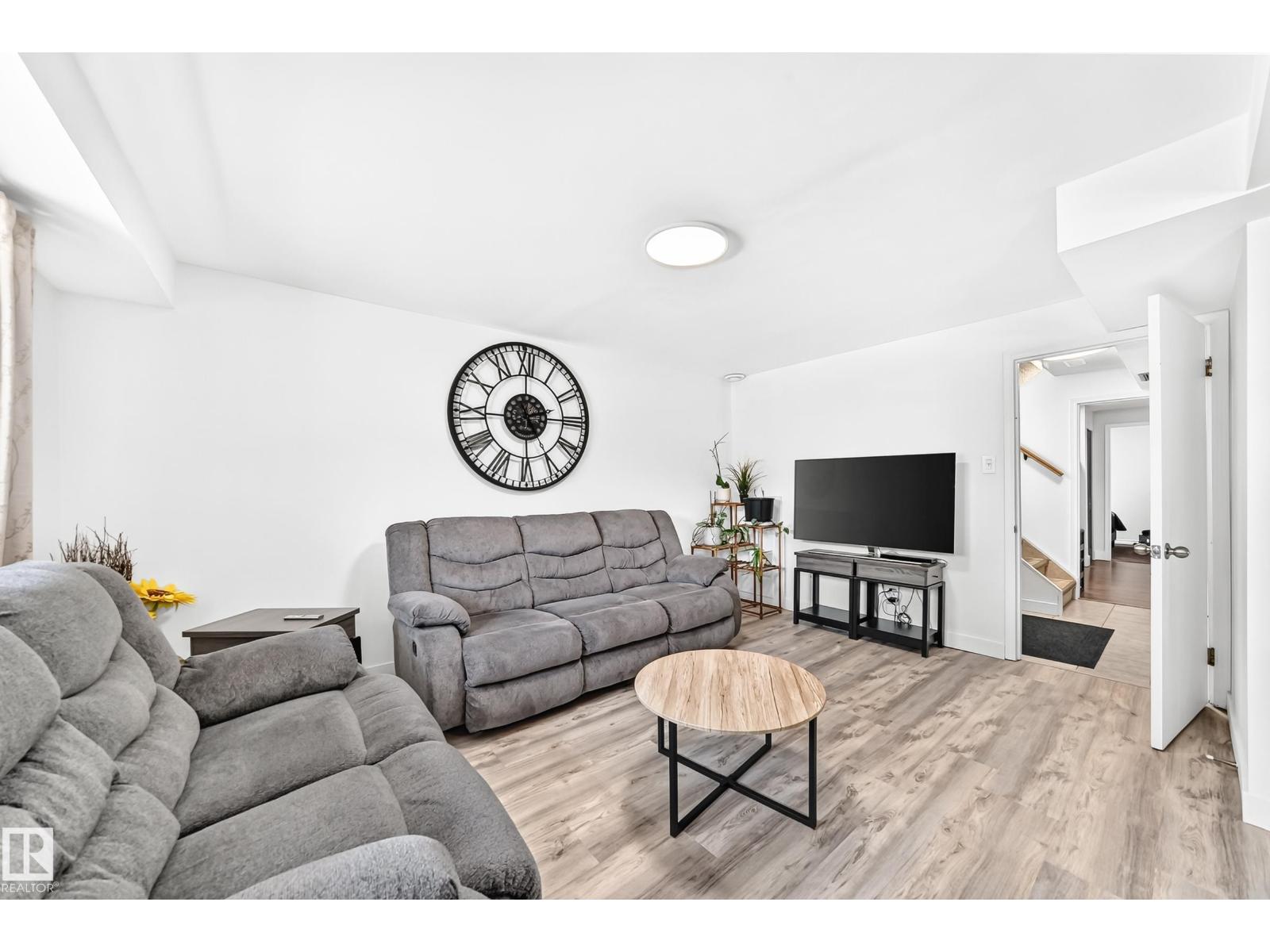 4228 114 AV NW — photo 32