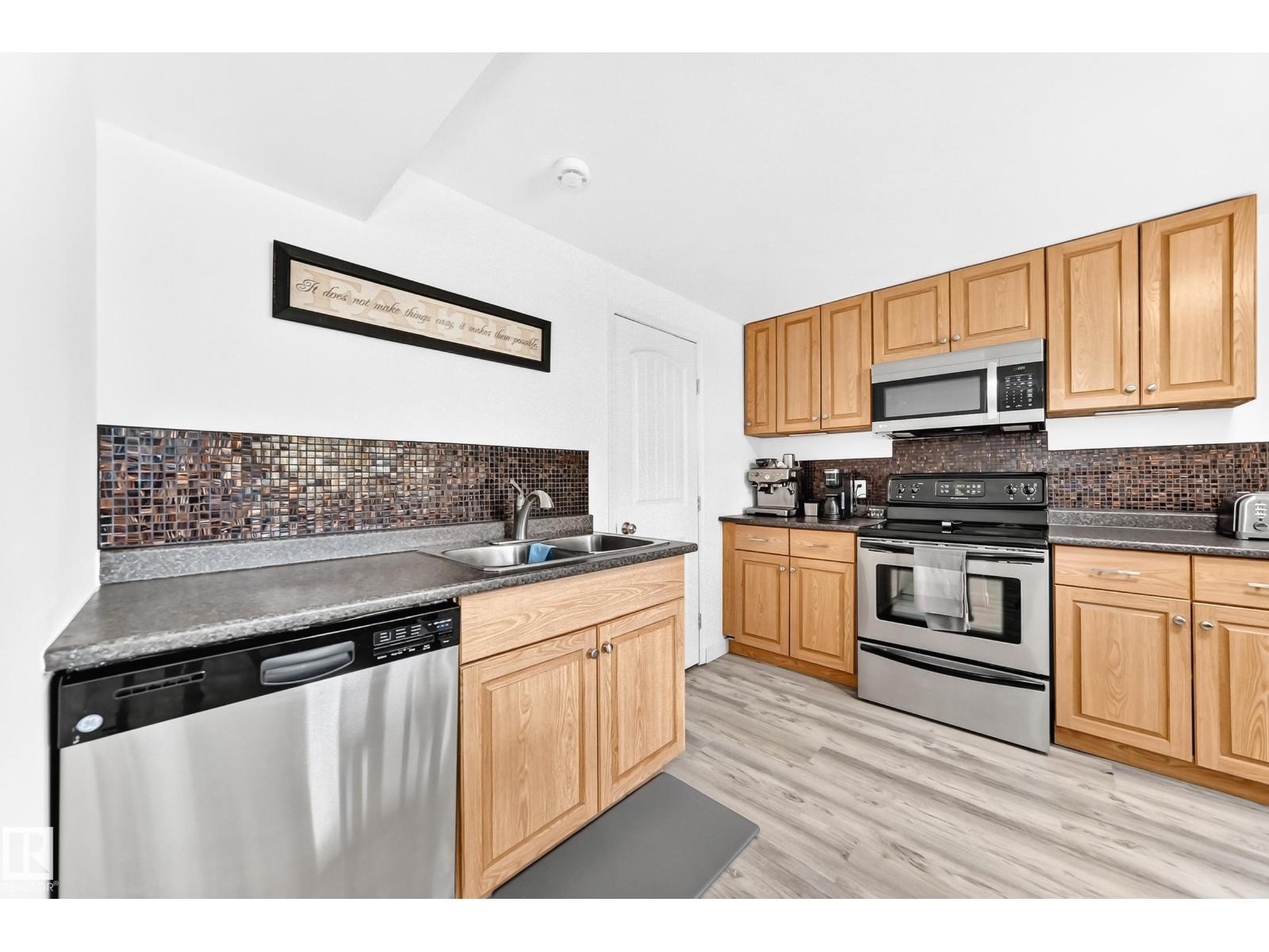 4228 114 AV NW — photo 36