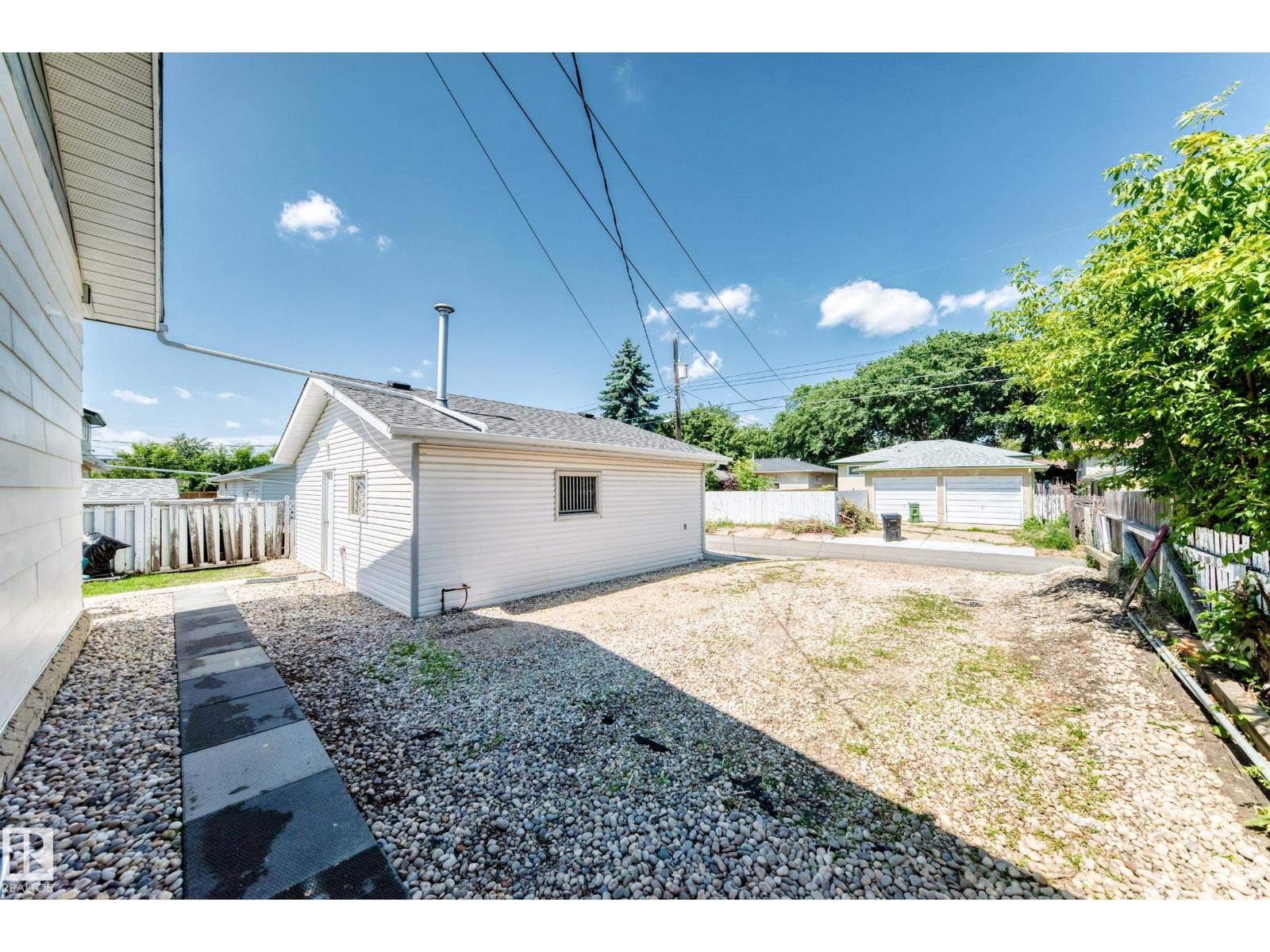 4228 114 AV NW — photo 60