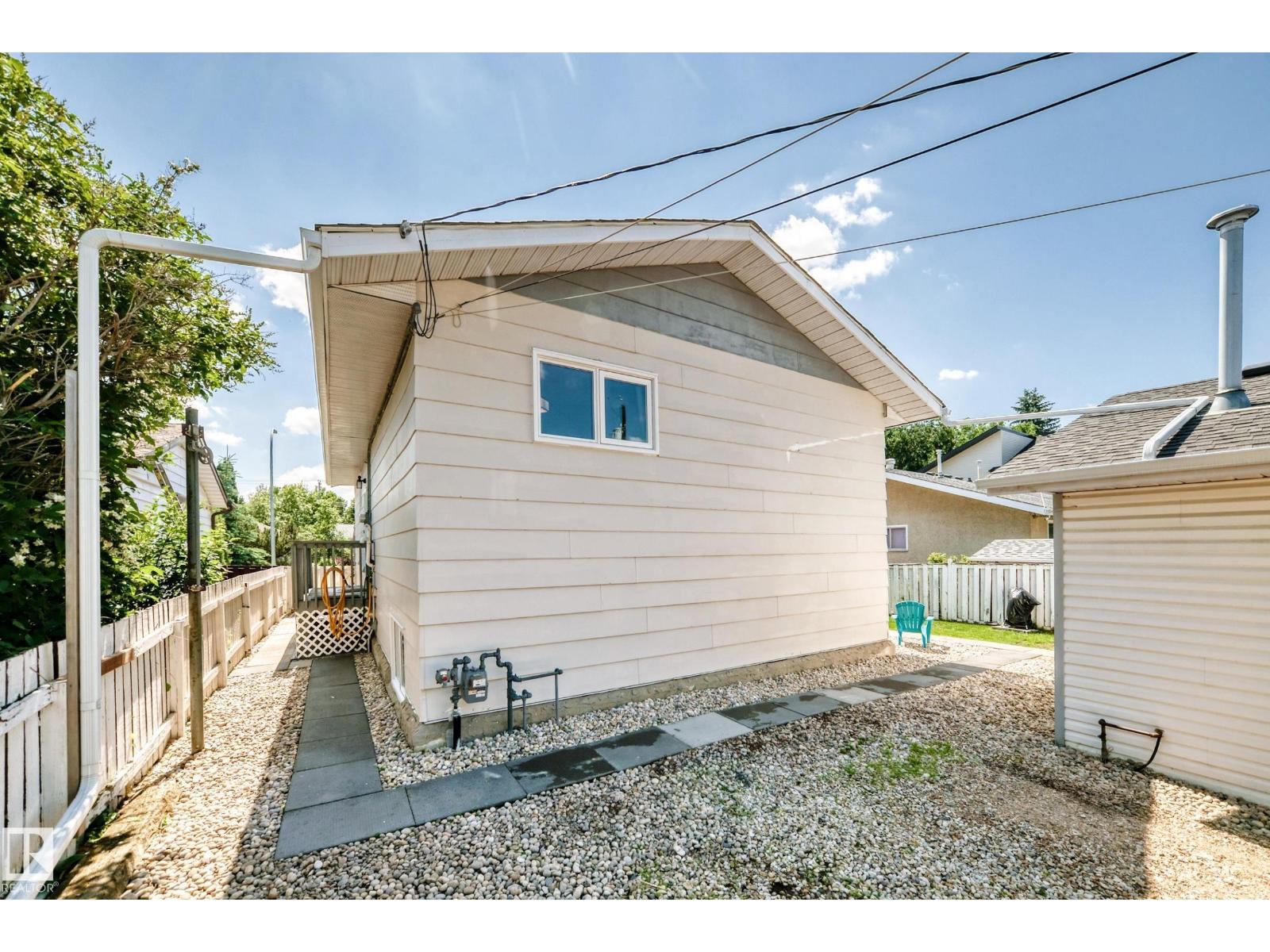 4228 114 AV NW — photo 61