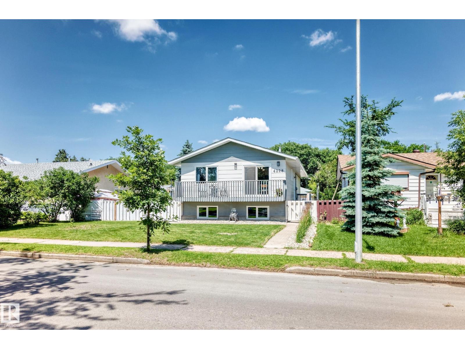 4228 114 AV NW — photo 71