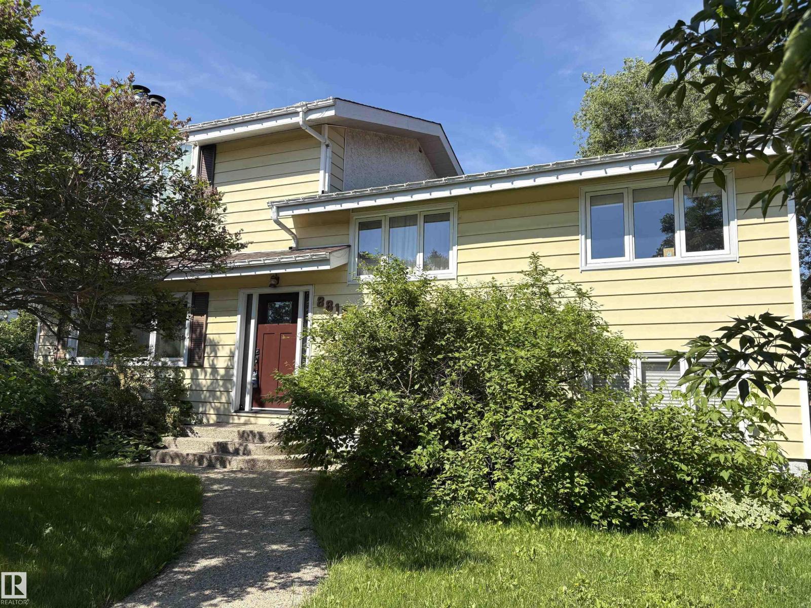 8812 146 ST NW - 1