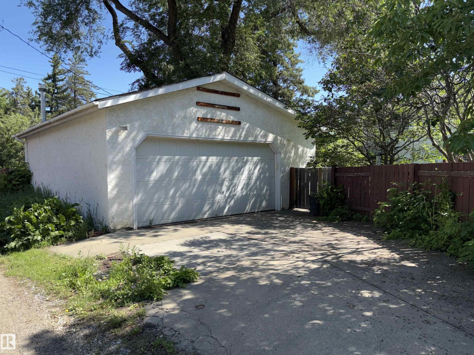 8812 146 ST NW - 39