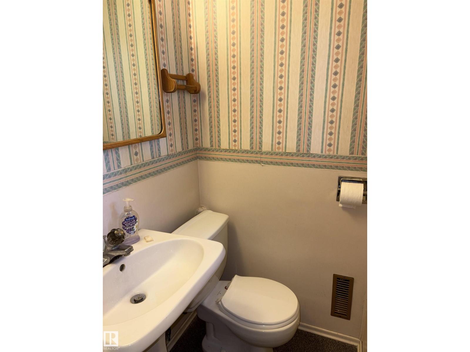 8812 146 ST NW - 36
