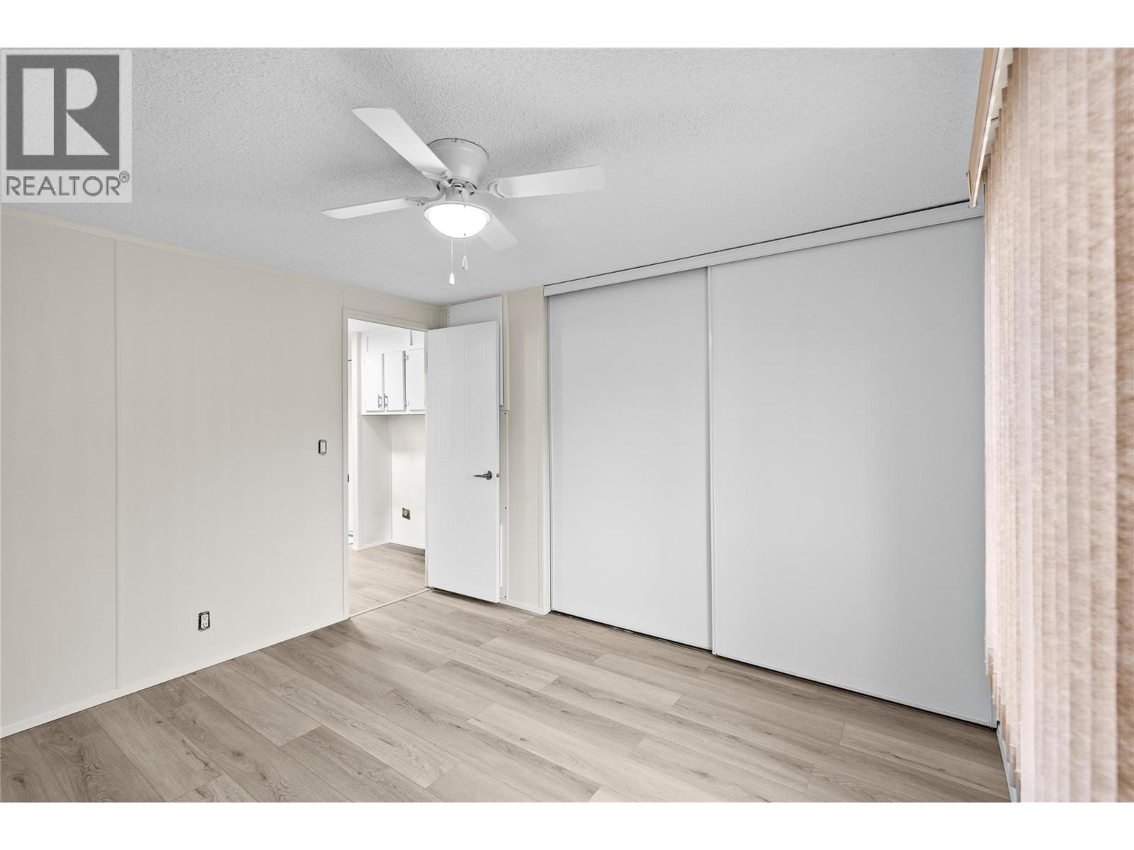 #32 1600 43 Avenue - 22