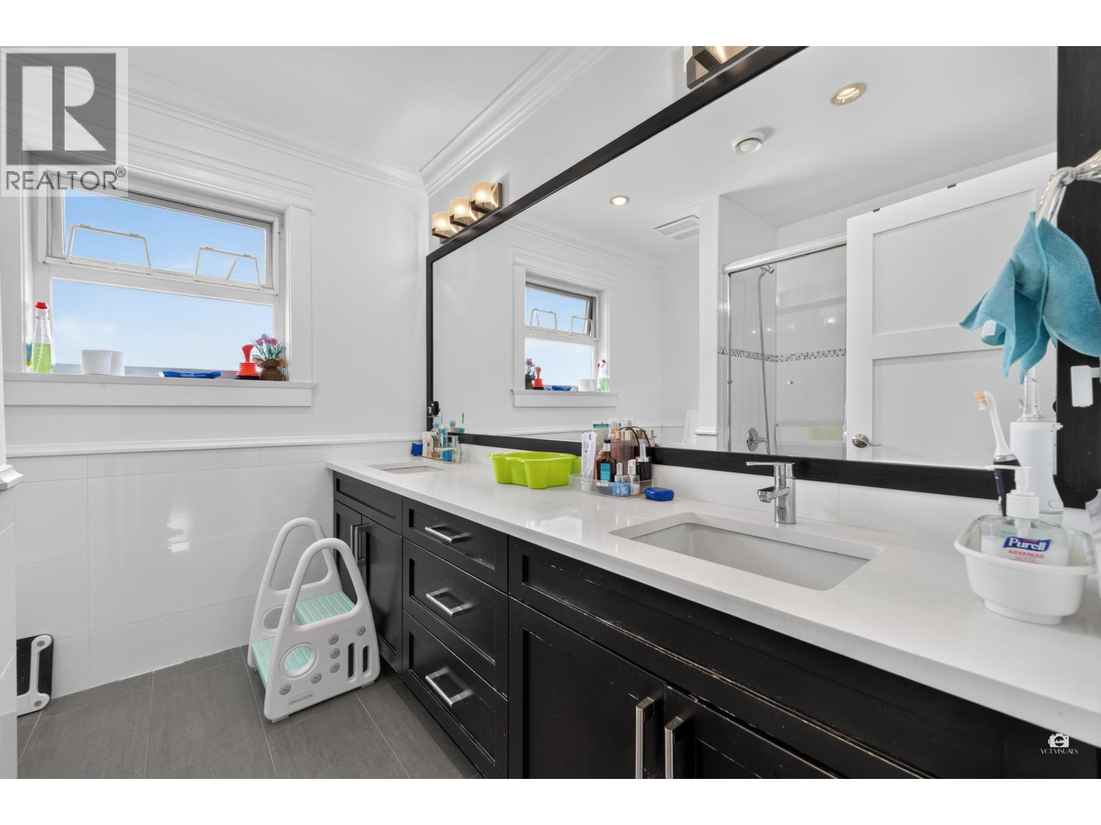 3873 PINE STREET, Burnaby