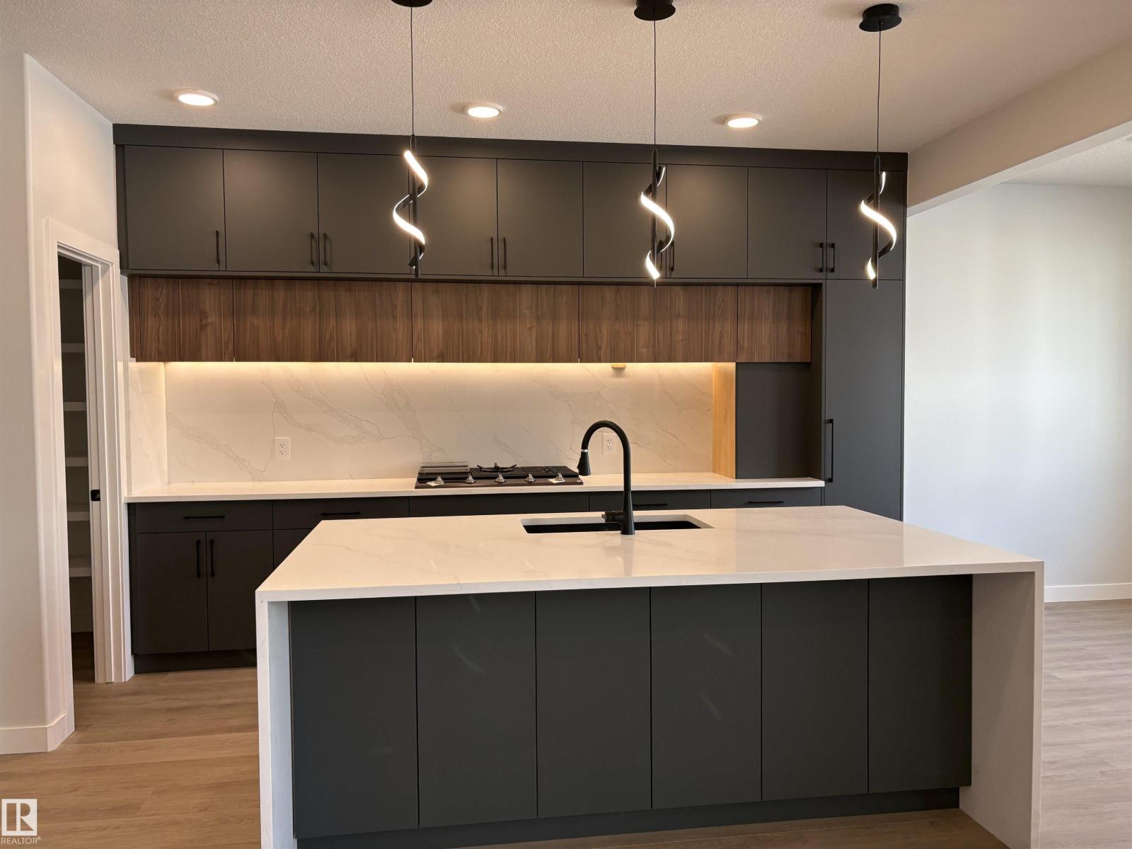 1039 151 Ave NW - 7