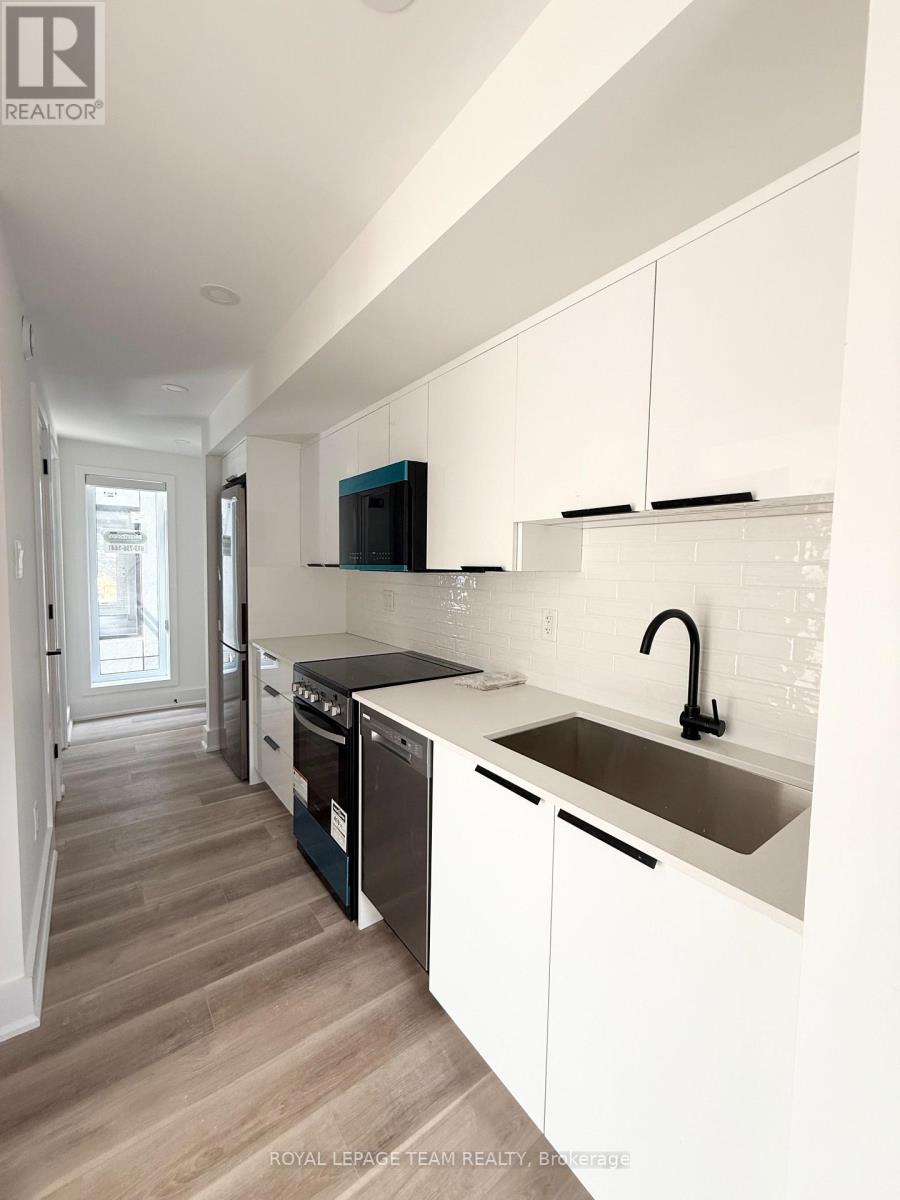 1 Bed, 1 Bath House for Rent in Ottawa – 5 – 549 MELBOURNE AVENUE, Ottawa – MLS# X13552252 - Image 6