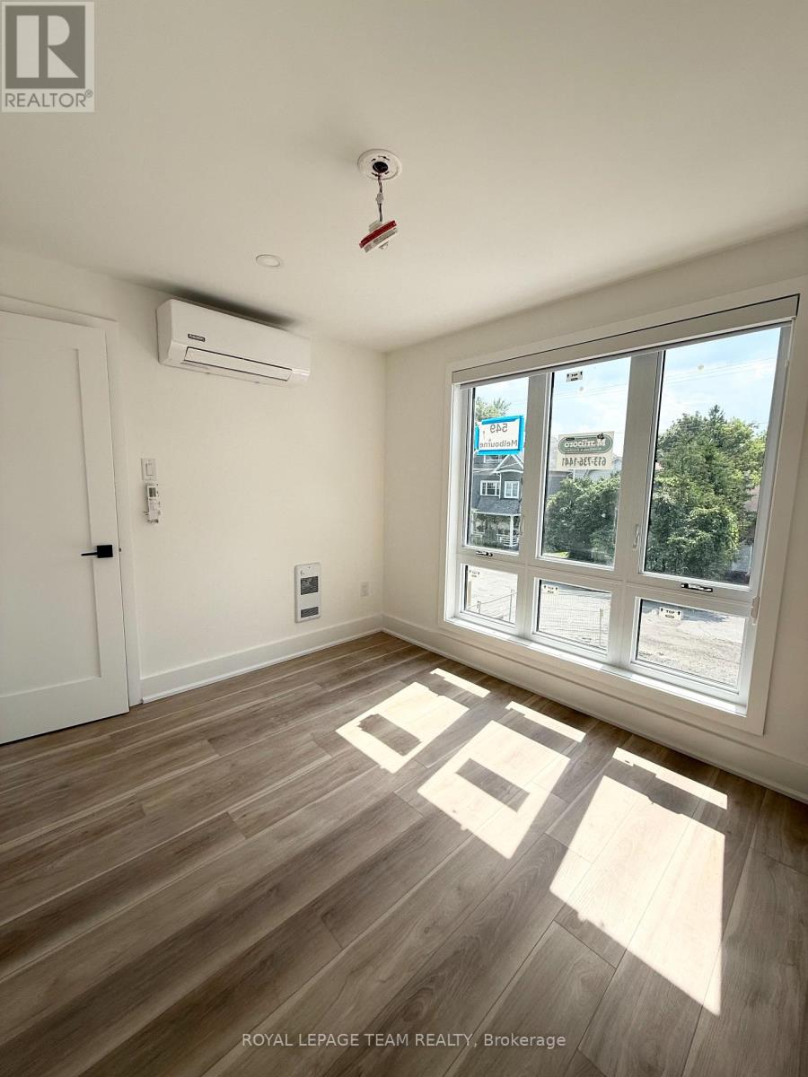 1 Bed, 1 Bath House for Rent in Ottawa – 5 – 549 MELBOURNE AVENUE, Ottawa – MLS# X13552252 - Image 9