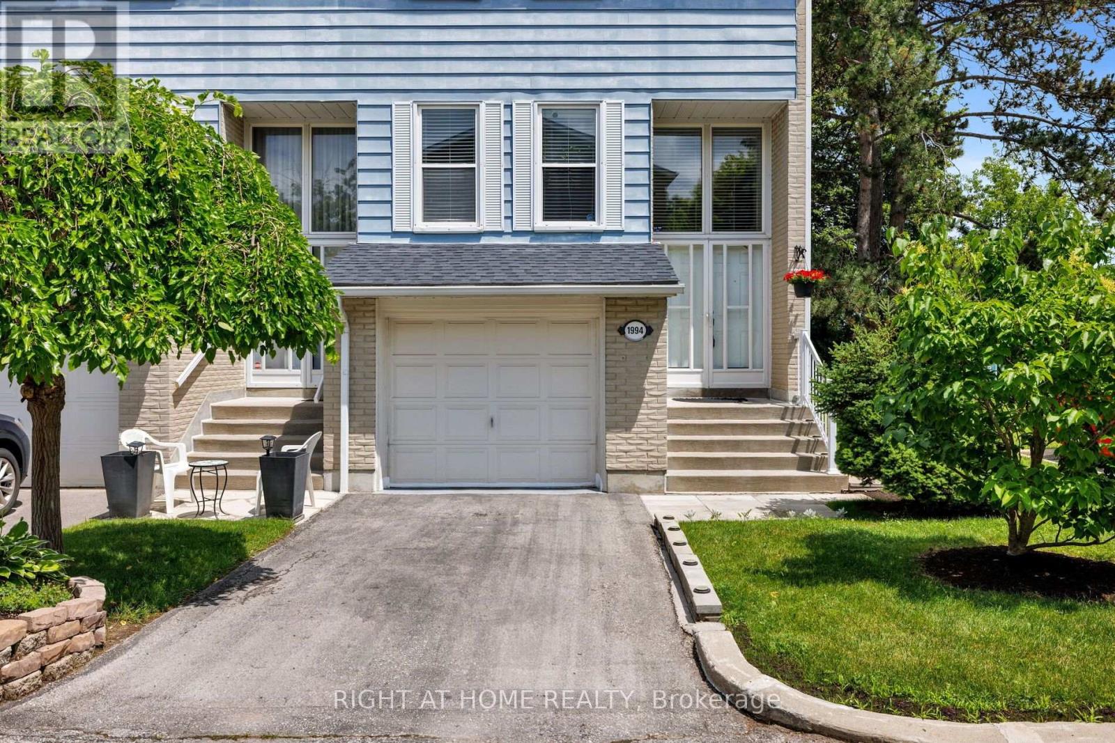 1994 JOHN ST STREET - 39