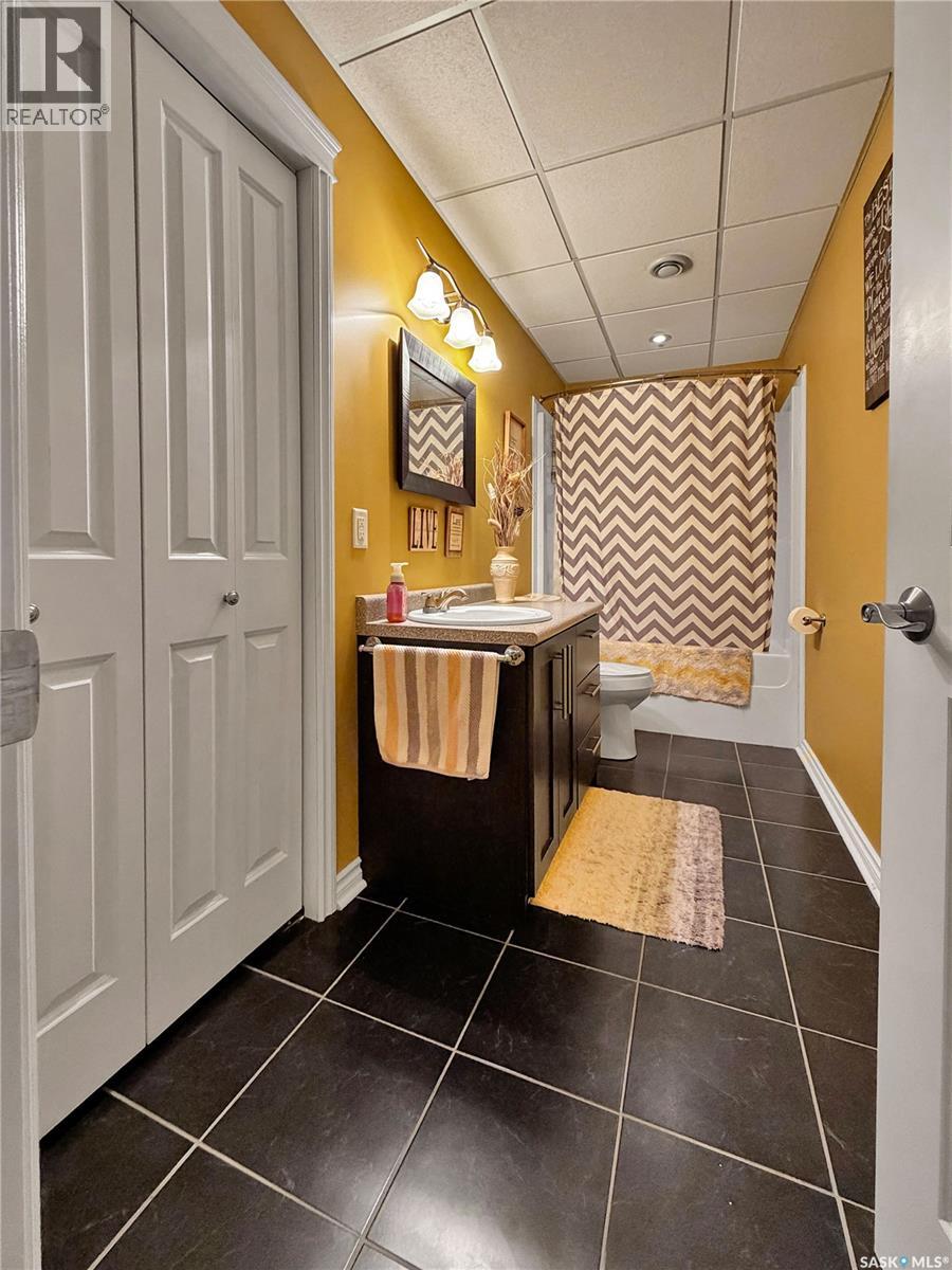 207 6th STREET W - 48