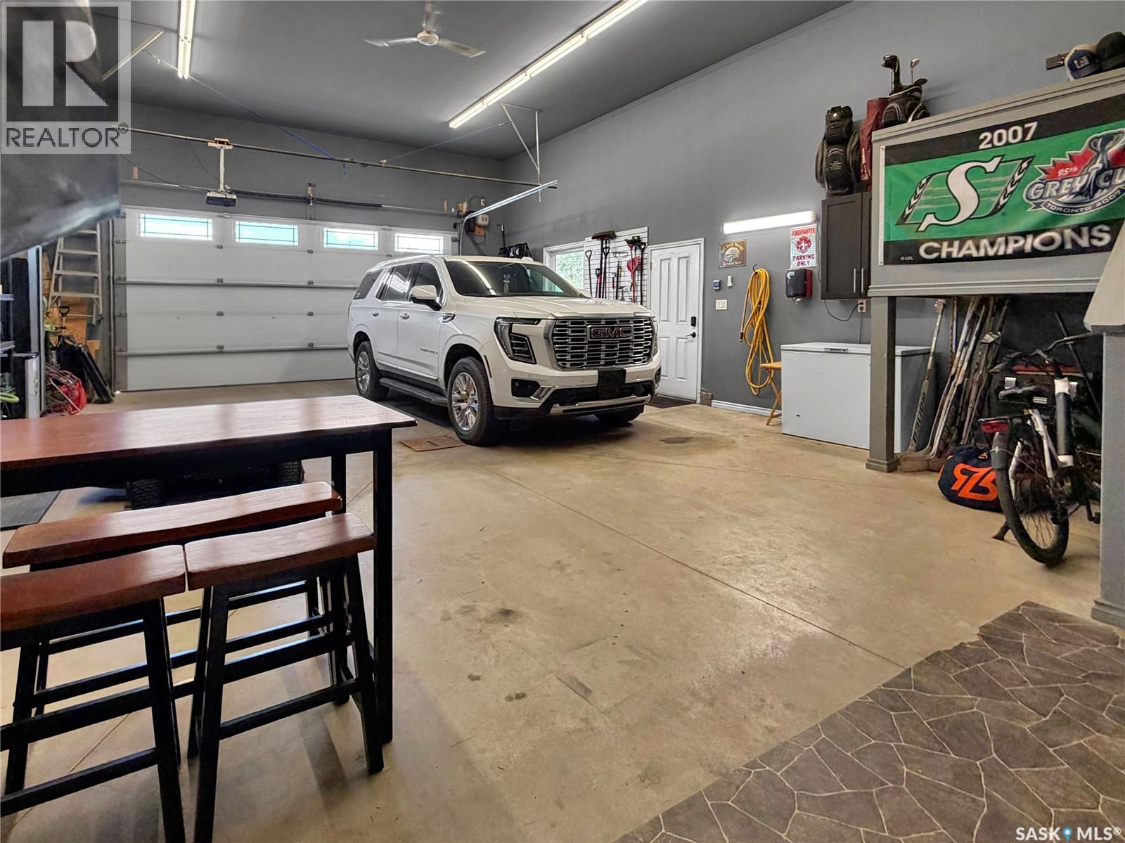 207 6th STREET W - 53