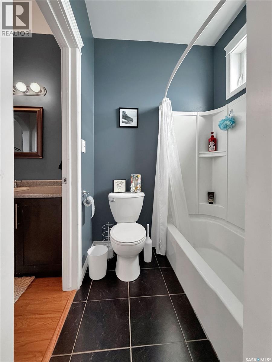 207 6th STREET W - 25