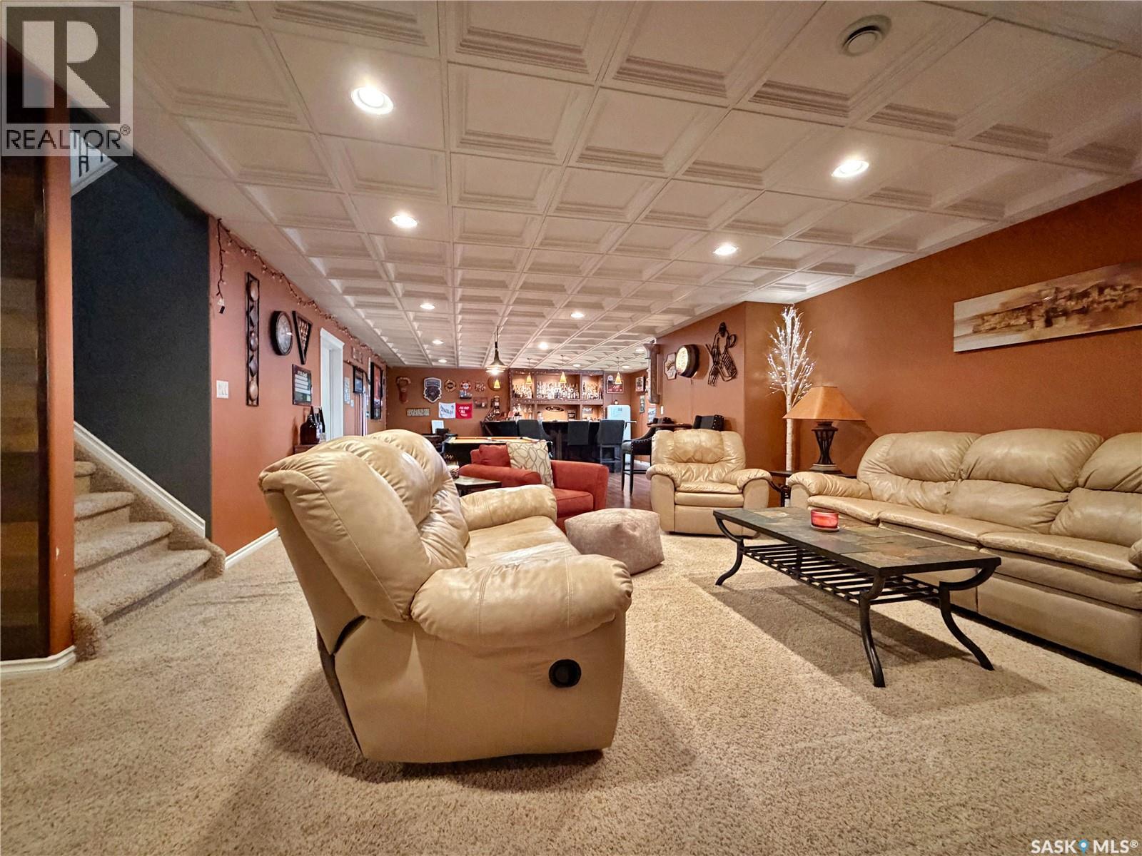 207 6th STREET W - 40