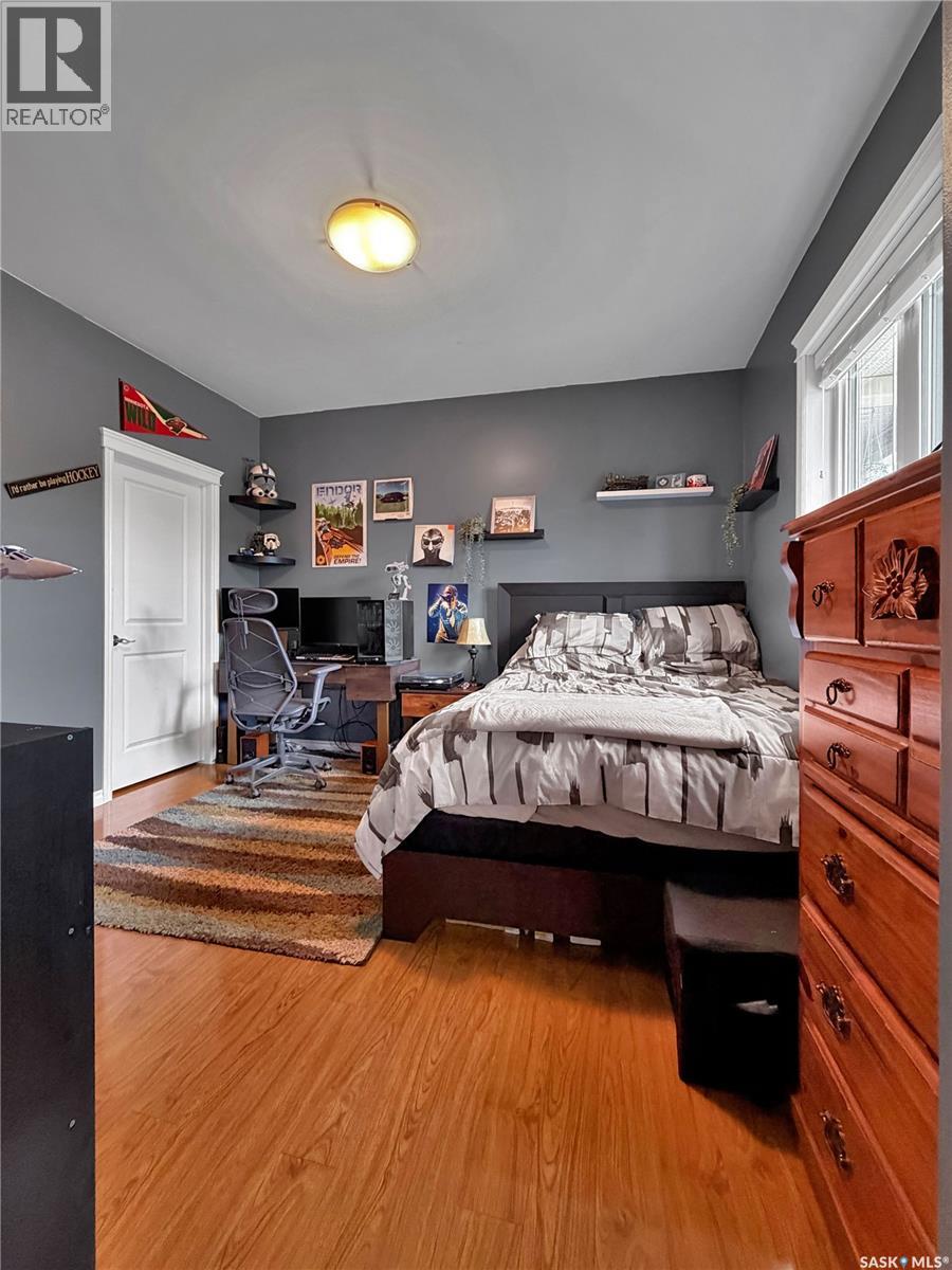 207 6th STREET W - 28