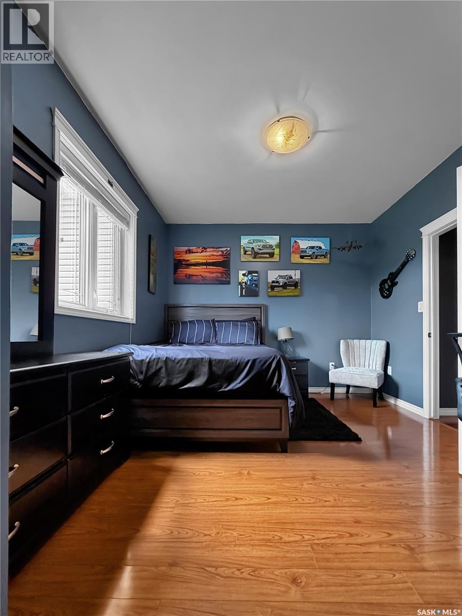 207 6th STREET W - 23