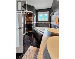207 6th Street W, Carnduff, SK S0C0S0 Photo 31
