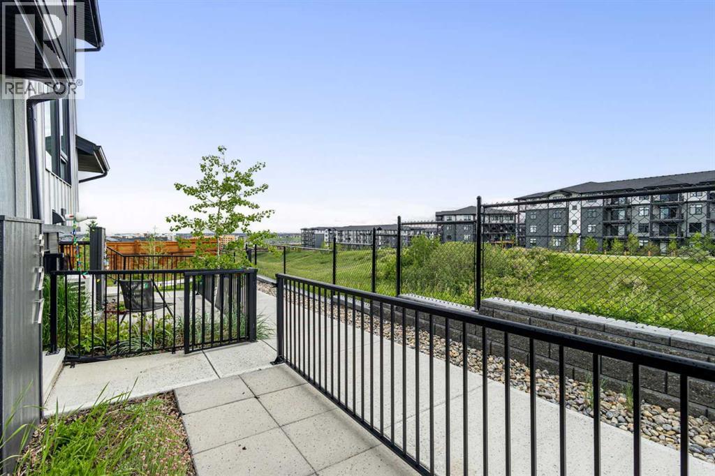 #327 85 sage hill Heights NW - 31