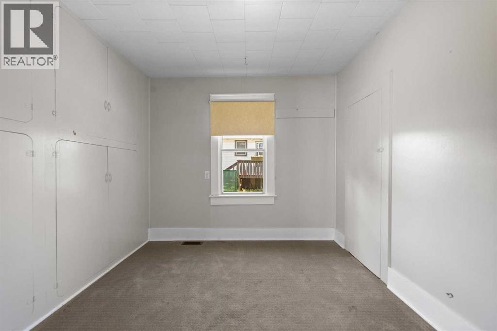 5137 50 Street - 10