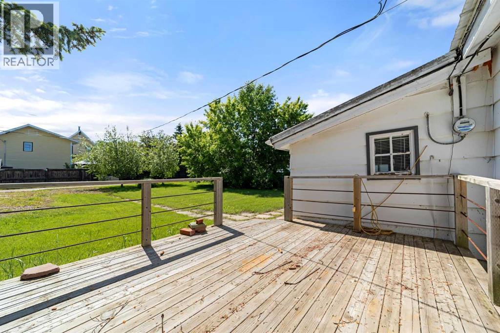 5137 50 Street - 21