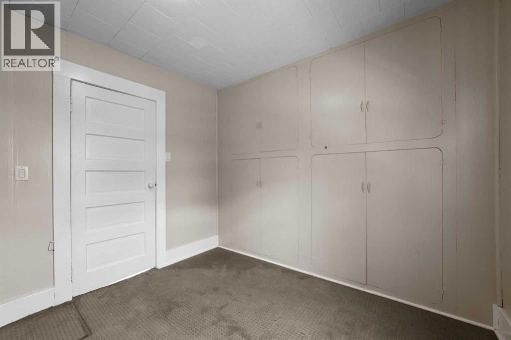 5137 50 Street - 11