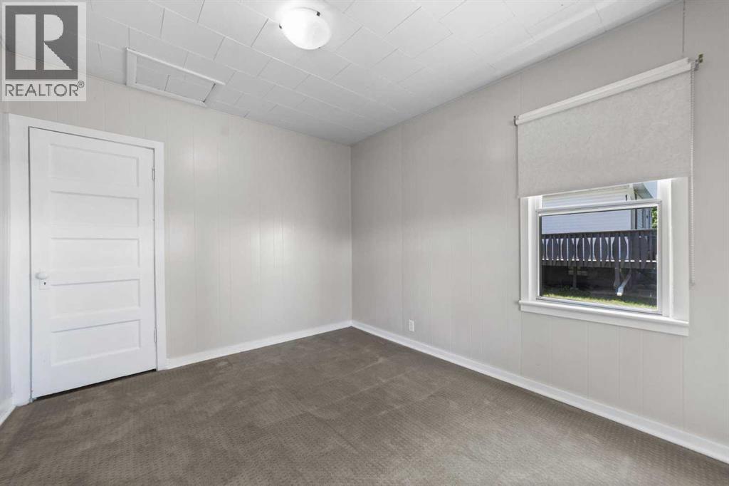 5137 50 Street - 17