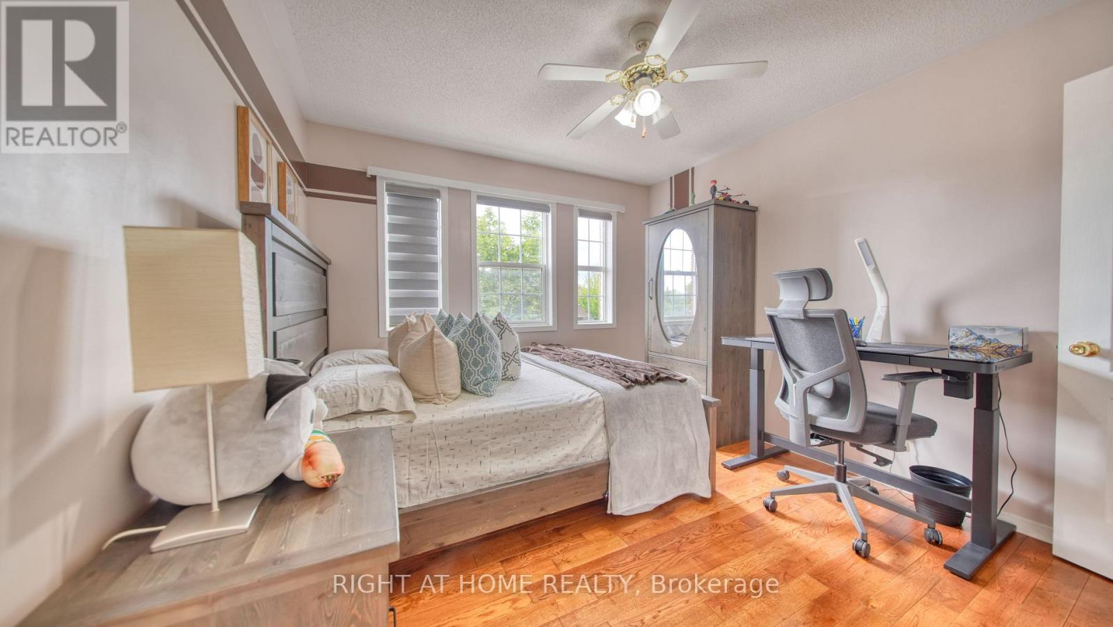 211 QUEEN MARY DRIVE - Image 26