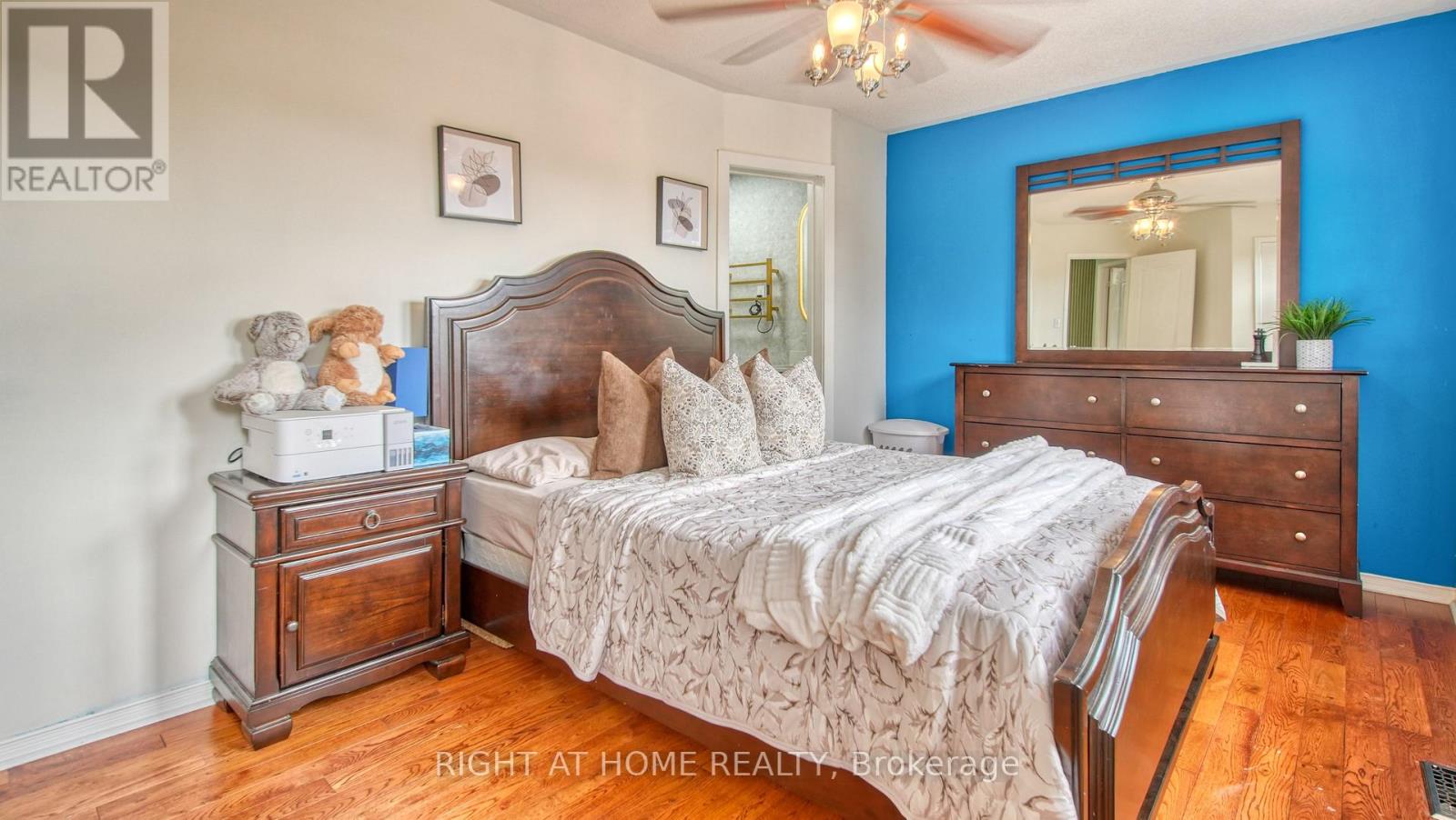 211 QUEEN MARY DRIVE - Image 24