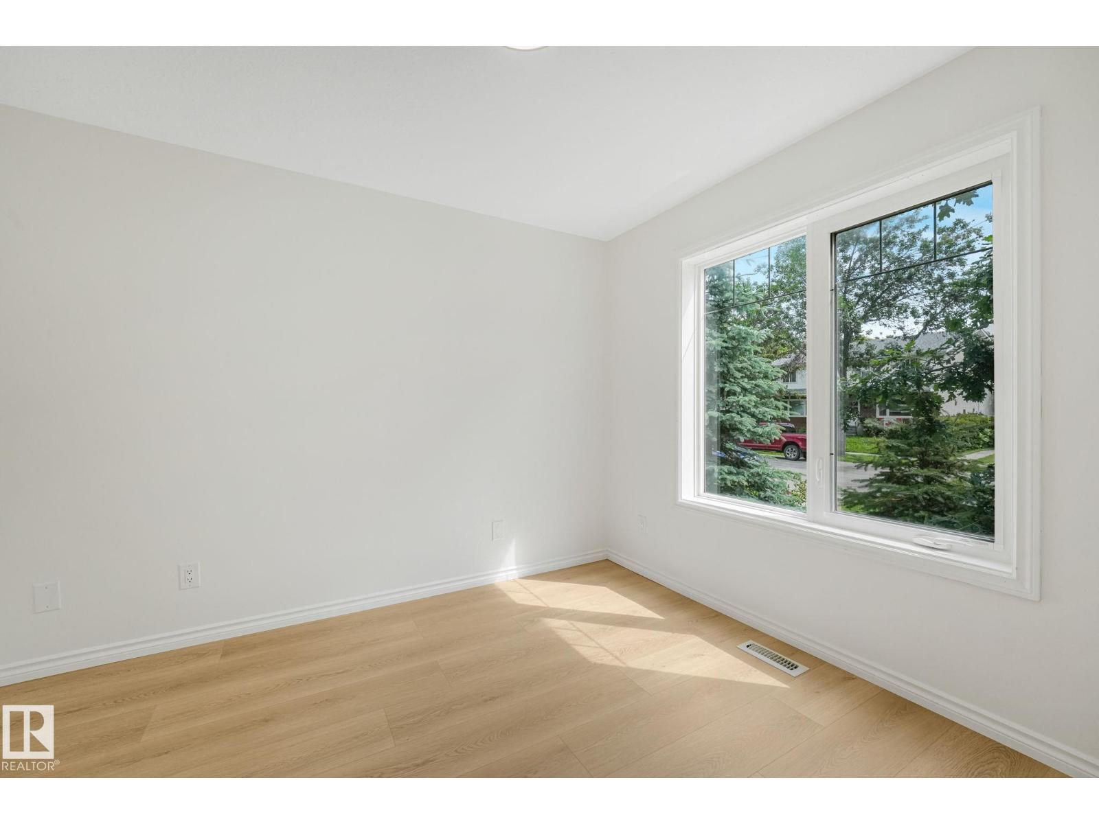10216 150 ST NW - 7