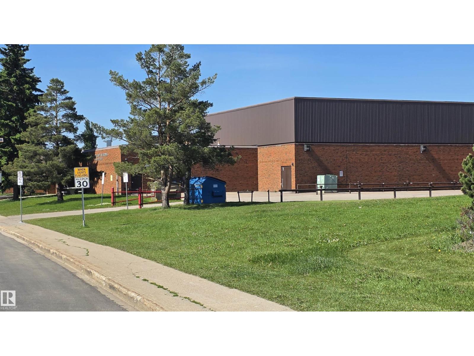 #205 4810 Mill Woods South RD NW NW - 33