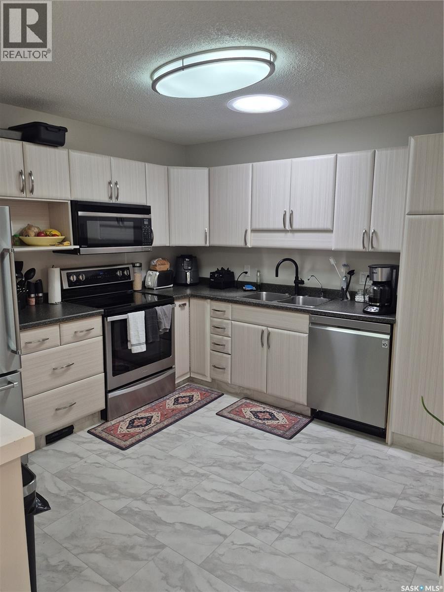 #8 3415 Calder CRESCENT - 14