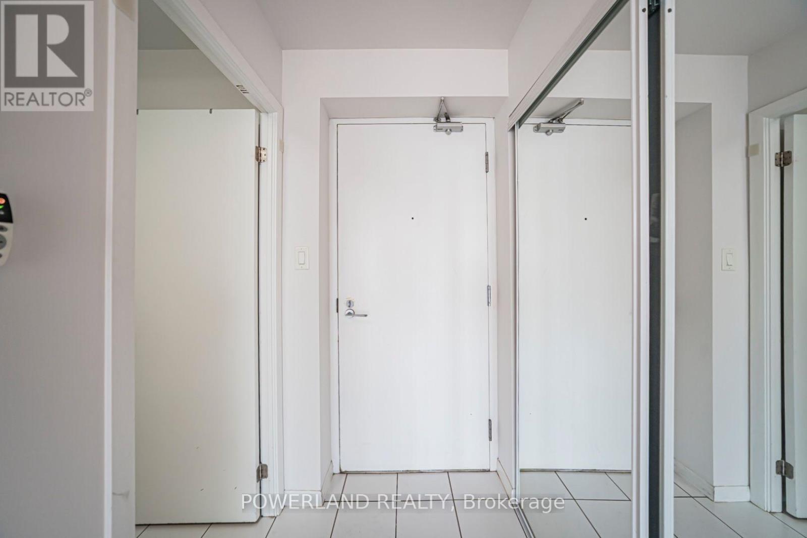 #2905 38 GRENVILLE STREET - 24