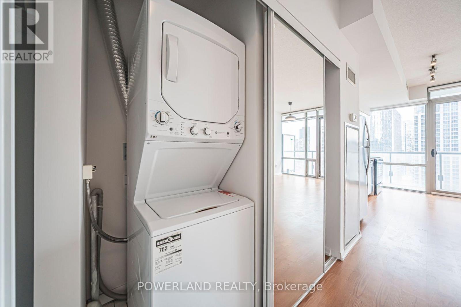 #2905 38 GRENVILLE STREET - 27