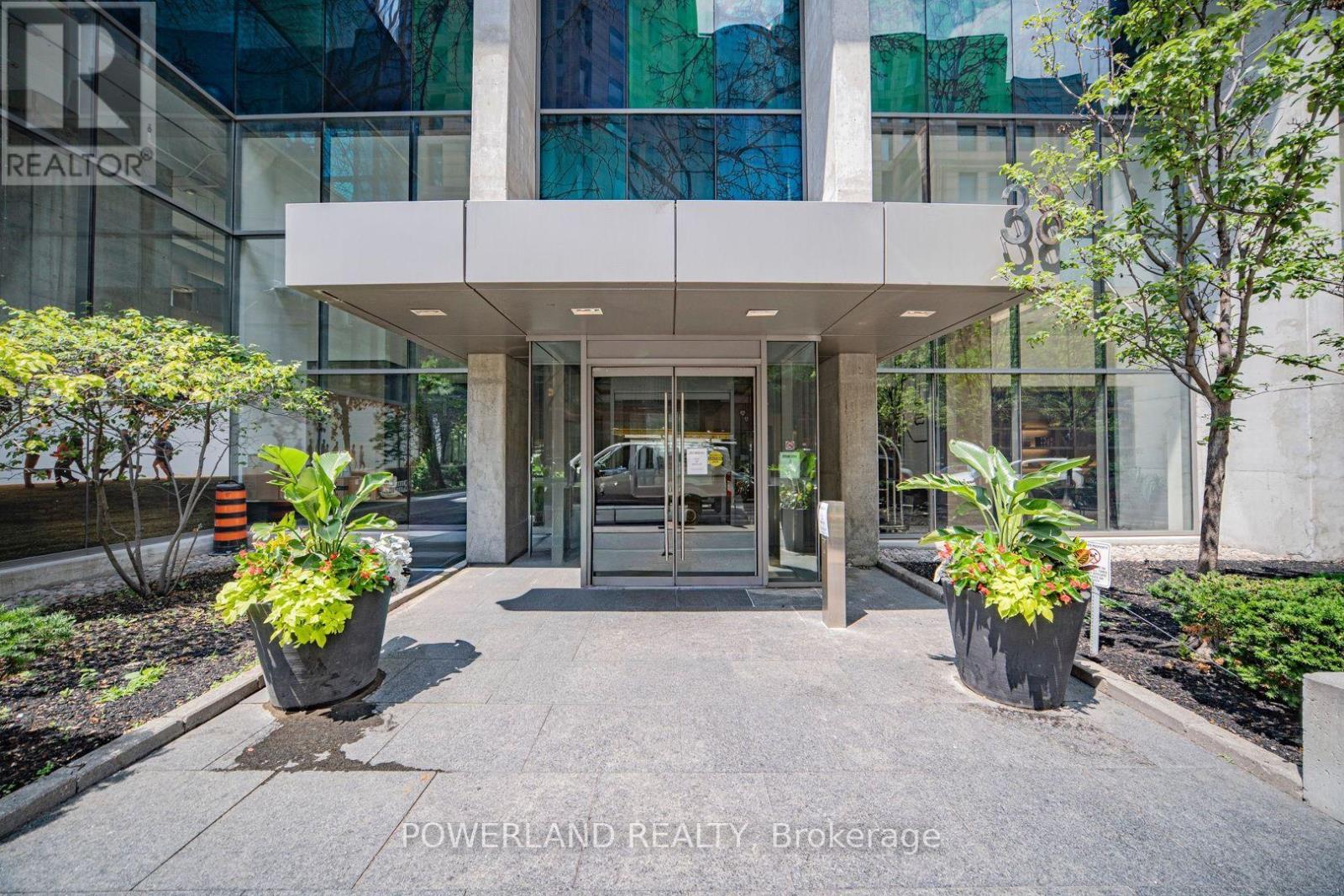 #2905 38 GRENVILLE STREET - 3