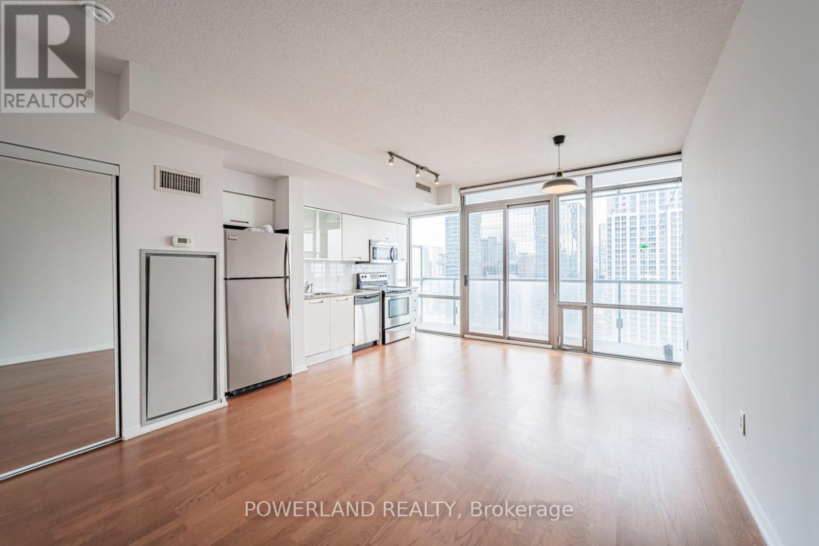 #2905 38 GRENVILLE STREET - 32